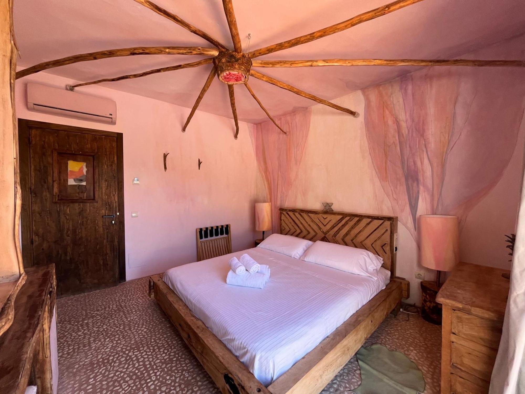 Boutique Hostal La Curandera De Salinas Sant Francesc de s'Estany Zewnętrze zdjęcie